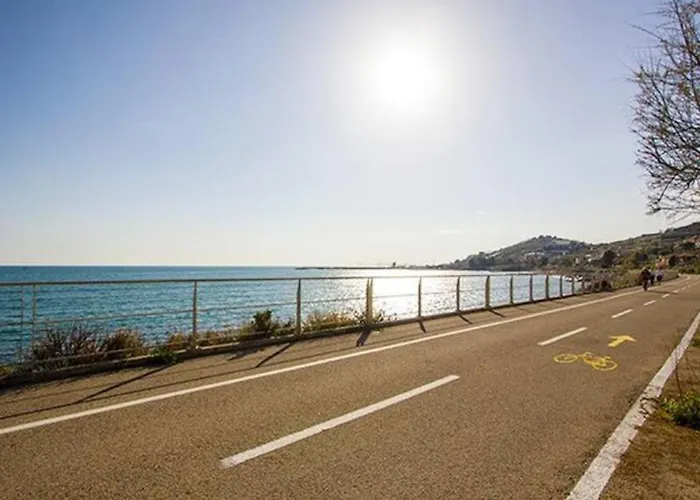 Casa Fiorenza Parcheggio Privato Sanremo